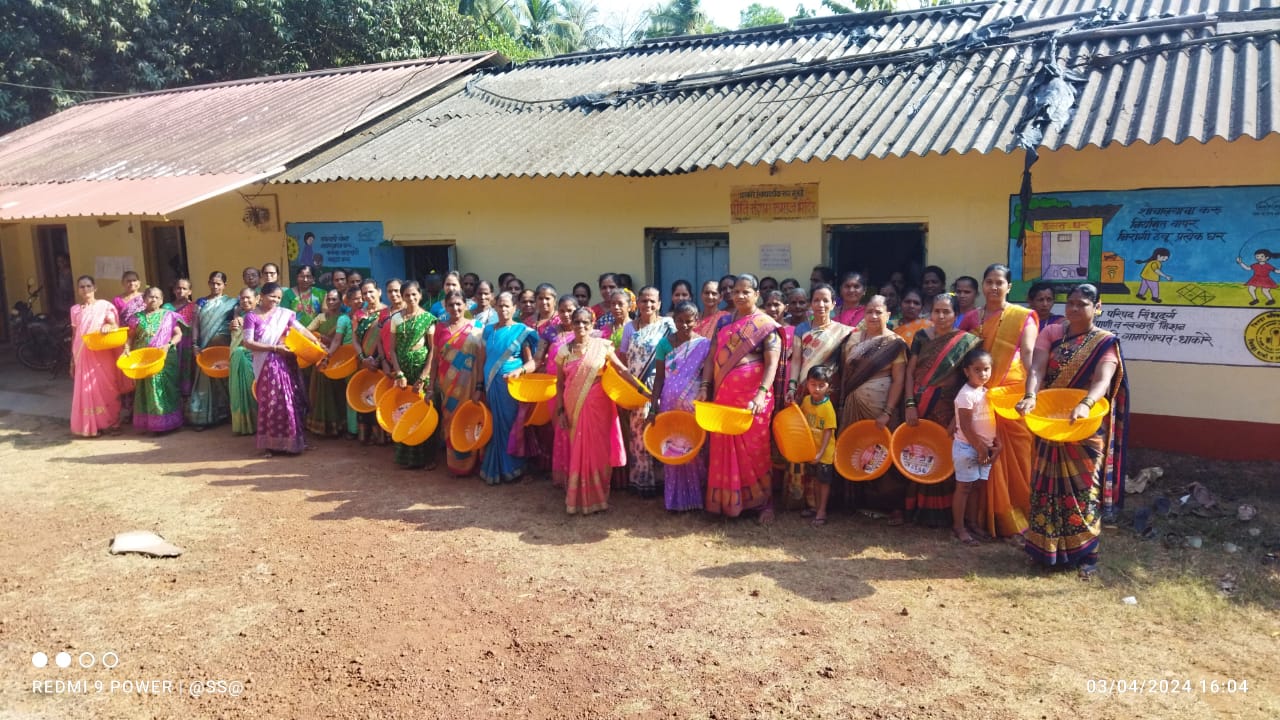 ग्रामपंचायत कार्यालय धाकोरे महिलांसाठी हळदी कुंकू समारंभ.